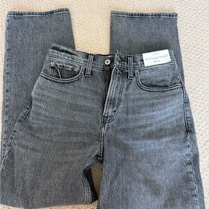 Abercrombie and Fitch HIGH RISE The Vintage Straight size 25